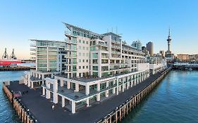 Seaview Waterfront Hotel Apt